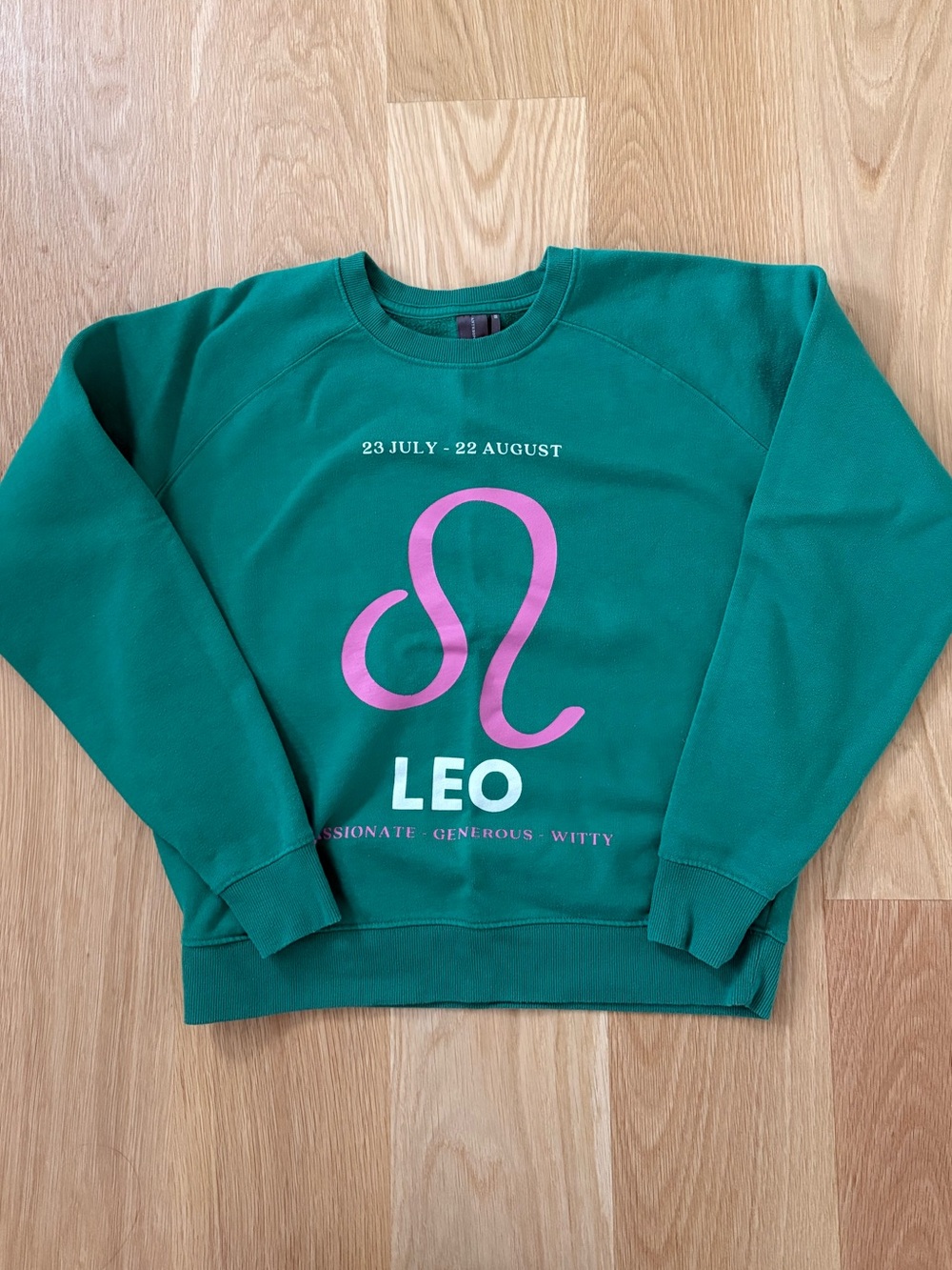 Anthropologie Leo Zodiac Green Crewneck Sweatshirt